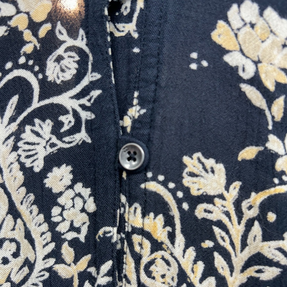 Billabong Navy and Cream Floral Top - Picture 2 of 3